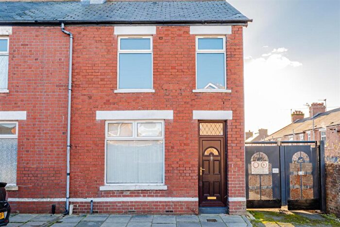 3 Bedroom End Of Terrace House For Sale In Bell Street, Barry, CF62