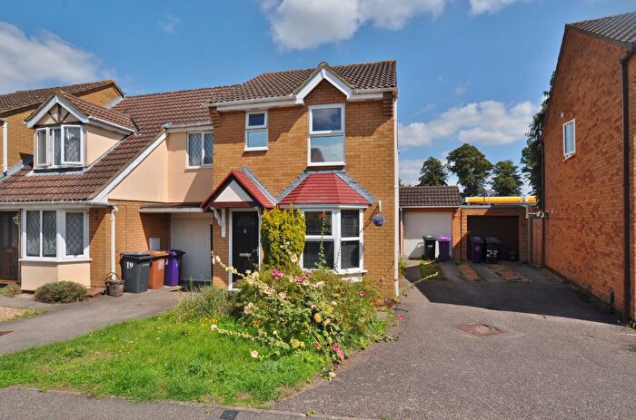 2 Bedroom Semi Detached House For Sale In Symonds Road, Hitchin, SG5