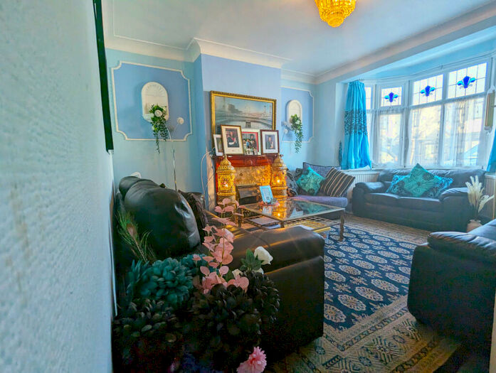 3 Bedroom End Of Terrace House For Sale In Fairfield Road, Ilford, IG1