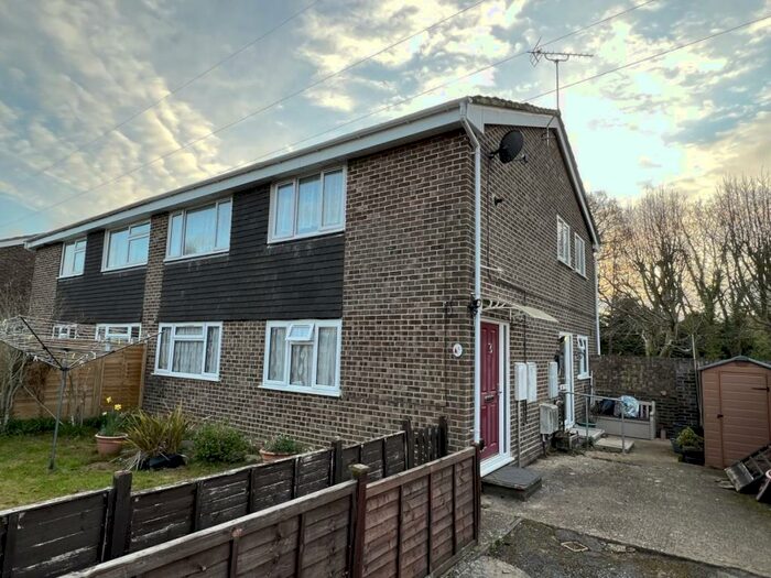 2 Bedroom Maisonette To Rent In Archers Close, Calmore, SO40