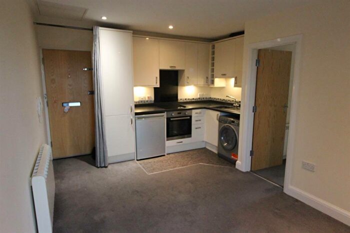 1 Bedroom Flat To Rent In Stour Road, Christchurch, BH23