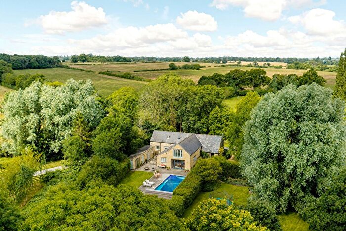 4 Bedroom Barn Conversion For Sale In Stratton Audley, Bicester, Oxfordshire, OX27