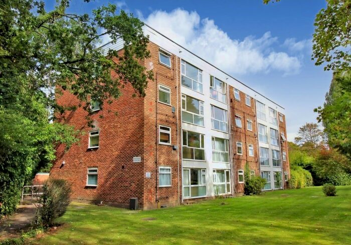 2 Bedroom Flat To Rent In Falcon Court, The Cloisters, Frimley, Camberley, Surrey, GU16