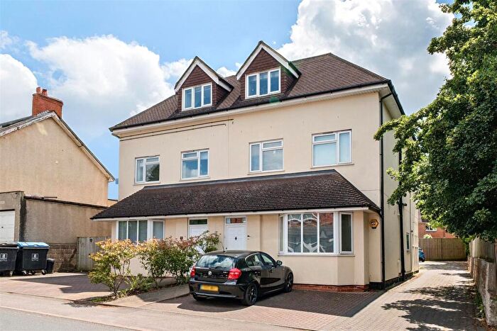 2 Bedroom Apartment To Rent In College Road, Woking, GU22