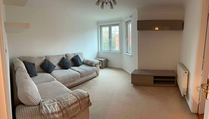 2 Bedroom Flat To Rent In Lapsley Avenue, Paisley, PA2