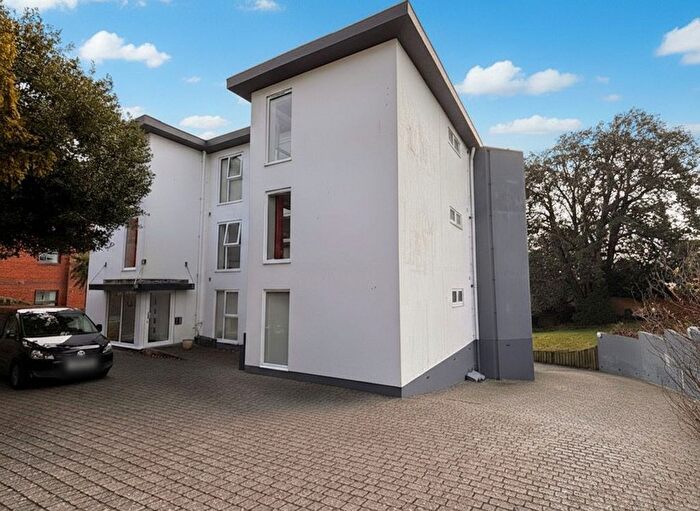 2 Bedroom Flat To Rent In East Cliff Road, Littlehayes, EX7