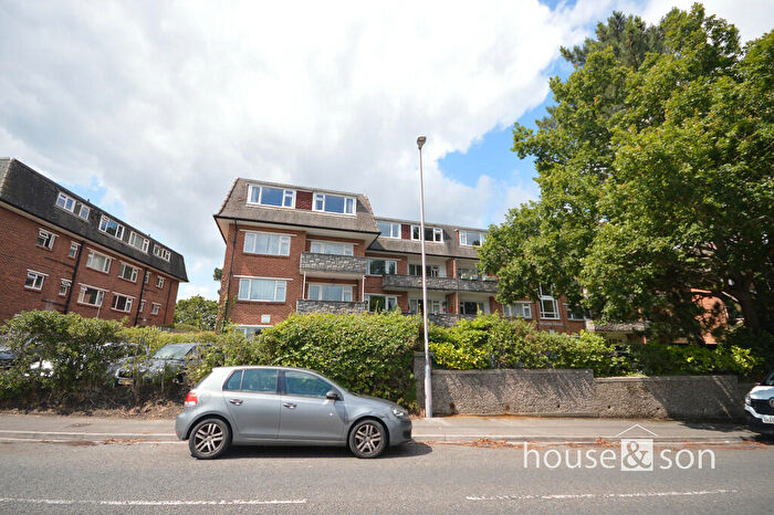 2 Bedroom Flat To Rent In Wistaria House, Redhill Drive, Bournemouth, BH10