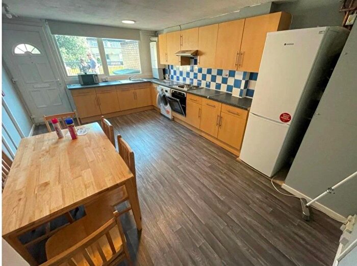 6 Bedroom Terraced House To Rent In Barchester Close, Cowley, Uxbridge, UB8