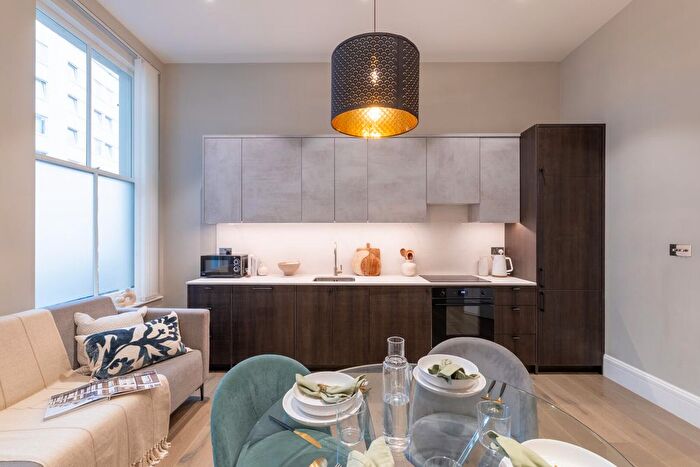 2 Bedroom Flat To Rent In Collingham Road, SW5