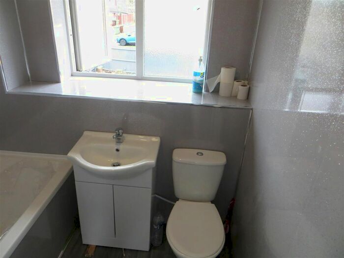 2 Bedroom Semi-Detached House To Rent In Warmley Close, Wolverhampton, WV6