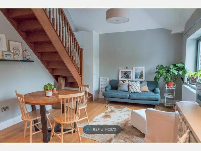 2 Bedroom Flat To Rent In Elmwood Avenue, Harrow, HA3