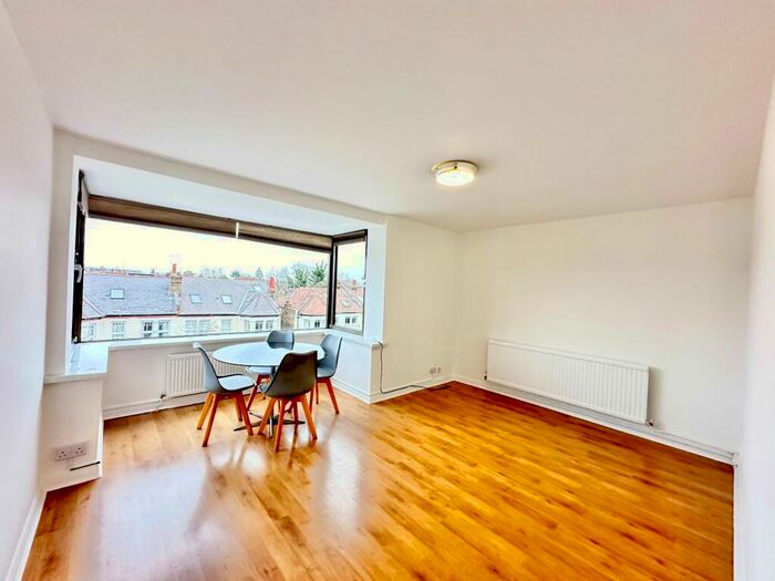 1 Bedroom Apartment To Rent In Premier Lodge, Redbourne Avenue, N3