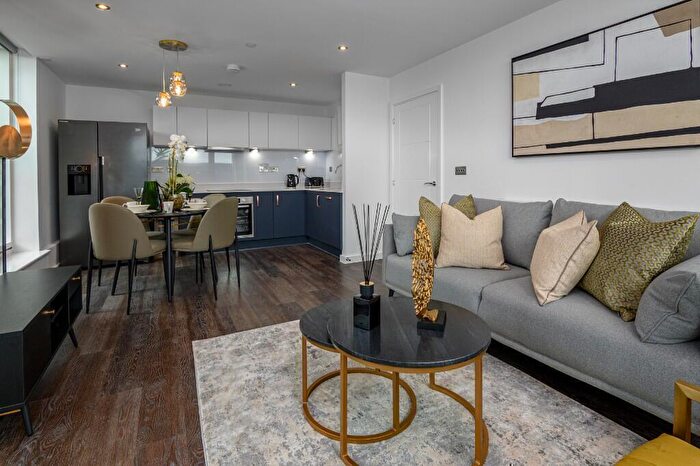 2 Bedroom Apartment To Rent In Centenary Plaza, Southampton, Hampshire, SO19