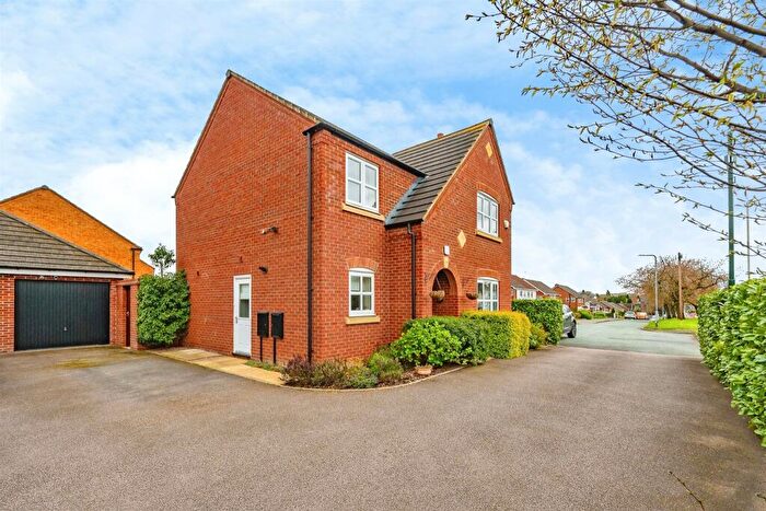 4 Bedroom Detached House For Sale In Tamworth Road, Two Gates, Tamworth, B77