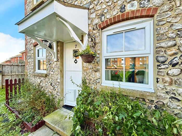 1 Bedroom End Of Terrace House For Sale In The Cloisters, Sandown, PO36