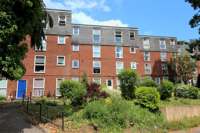 2 Bedroom Flat To Rent In Bohemia, Hemel Hempstead, Hertfordshire, HP2