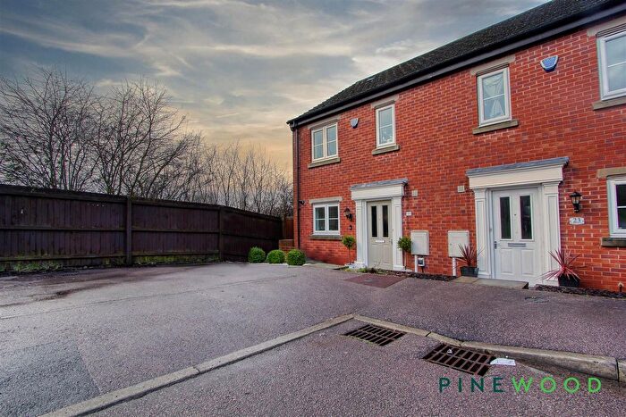 3 Bedroom End Of Terrace House For Sale In Southdown Close, Doe Lea, Chesterfield, Derbyshire, S44