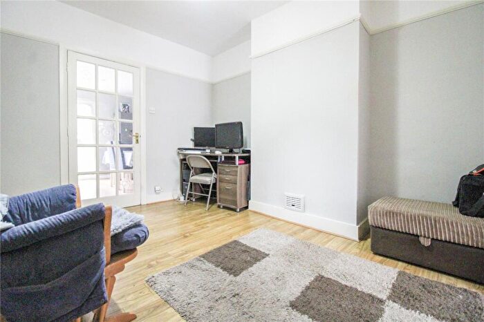 3 Bedroom Terraced House For Sale In Bredon Road, Croydon, CR0