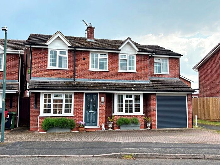 4 Bedroom Detached House For Sale In Hughes Close, Harvington, WR11