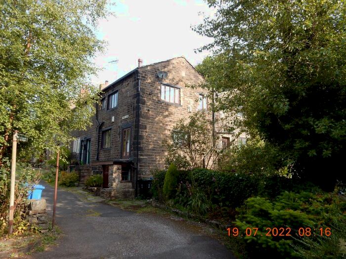 2 Bedroom Cottage To Rent In Syke Lane, Rochdale, OL12
