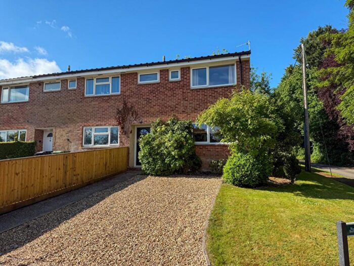 3 Bedroom End Of Terrace House For Sale In Hayfield Court, Eastbury, Hungerford, RG17