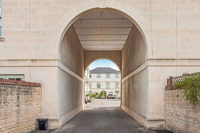 3 Bedroom House For Sale In Bingham Close, Cirencester, Gloucestershire, GL7