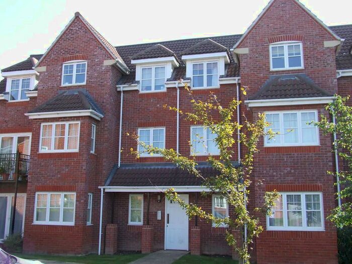 2 Bedroom Flat To Rent In Hawthorne Close, Thatcham, RG18