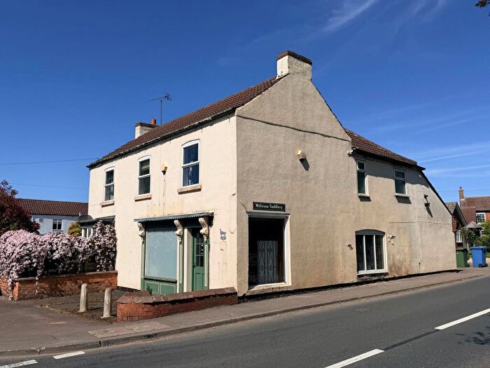4 Bedroom Detached House For Sale In Haxey Road, Misterton, DN10