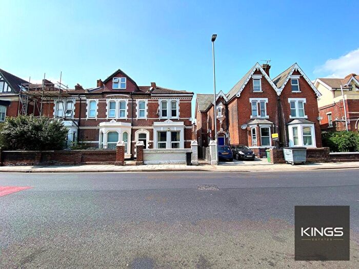 5 Bedroom Apartment To Rent In Victoria Road North, Southsea, PO5
