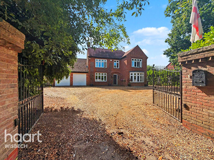 4 Bedroom Detached House For Sale In New Road, Upwell, PE14