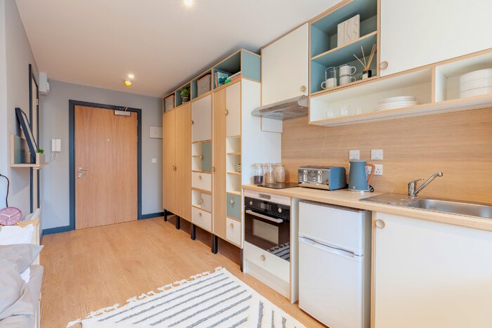 Studio To Rent In Gladstone Road, Exeter, Devon, EX1