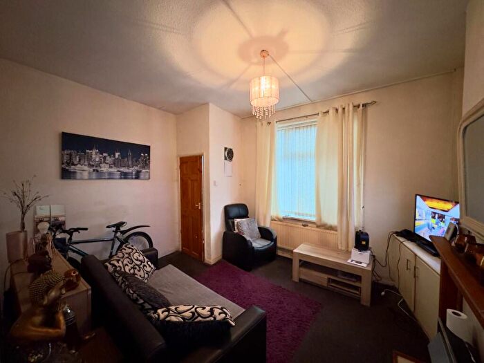 3 Bedroom End Of Terrace House For Sale In Swindon Street, Burnley, BB11