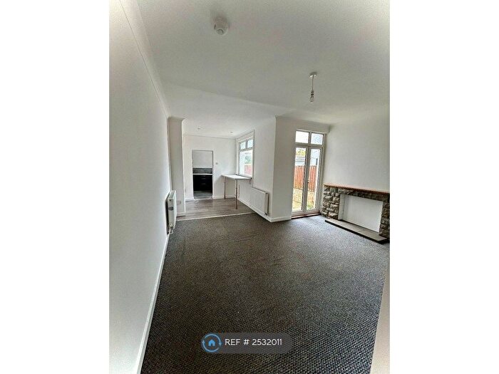 2 Bedroom Terraced House To Rent In Glanhowy Street, Scwrfa, Tredegar, NP22