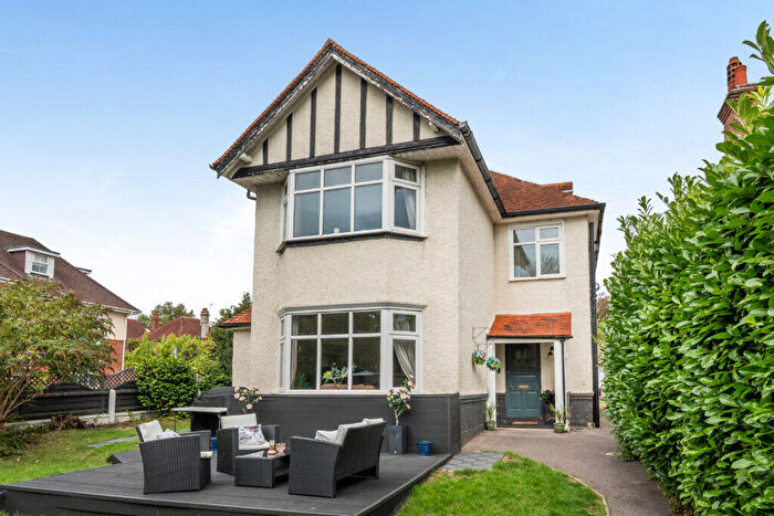 6 Bedroom Detached House For Sale In Talbot Road, Bournemouth, BH9