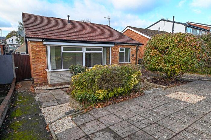 3 Bedroom Detached Bungalow For Sale In London Road, Cowplain, PO8