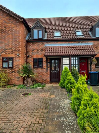 1 Bedroom Terraced House To Rent In Denham Road, Egham TW20