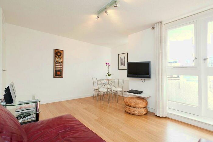 1 Bedroom Flat To Rent In Burr Close, St Katharines Way, London, E1W