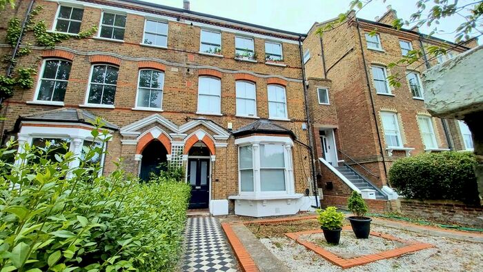 2 Bedroom Flat To Rent In Hartham Road, Islington, N7