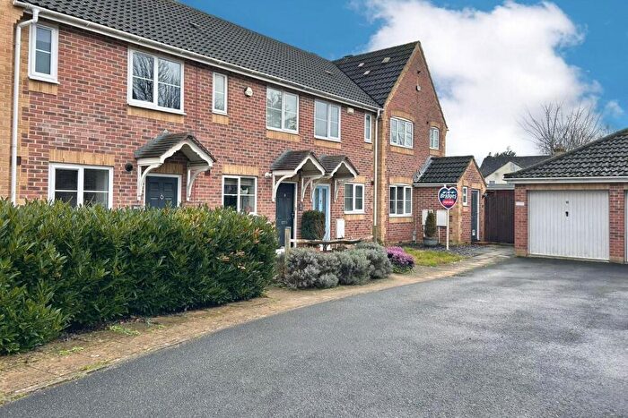 3 Bedroom End Of Terrace House For Sale In Fontwell Close, Aldershot, Hampshire, GU12