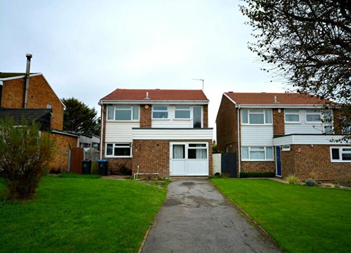 5 Bedroom House To Rent In Monkton Gardens, Margate, CT9