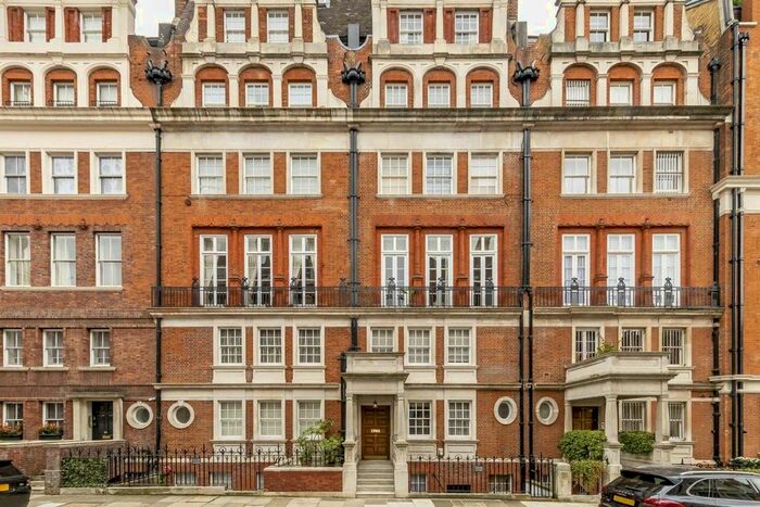 2 Bedroom Flat To Rent In Balfour Place, London, W1K