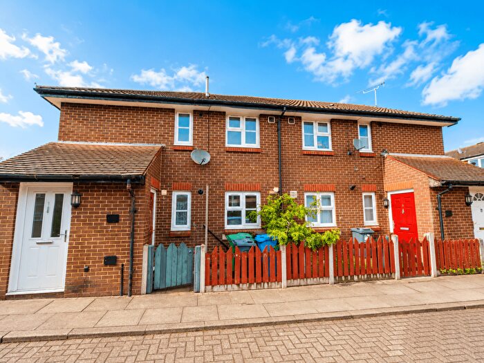 1 Bedroom Apartment For Sale In Culmington Close, Hulme, Manchester, M15