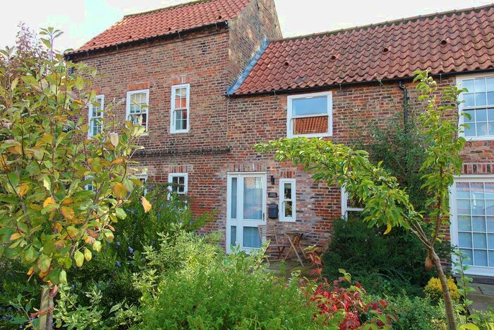 1 Bedroom Cottage For Sale In Beech Court, Hull Road, Cliffe, YO8