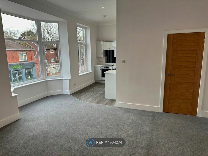 2 Bedroom Flat To Rent In Torquay Road, Paignton, TQ3