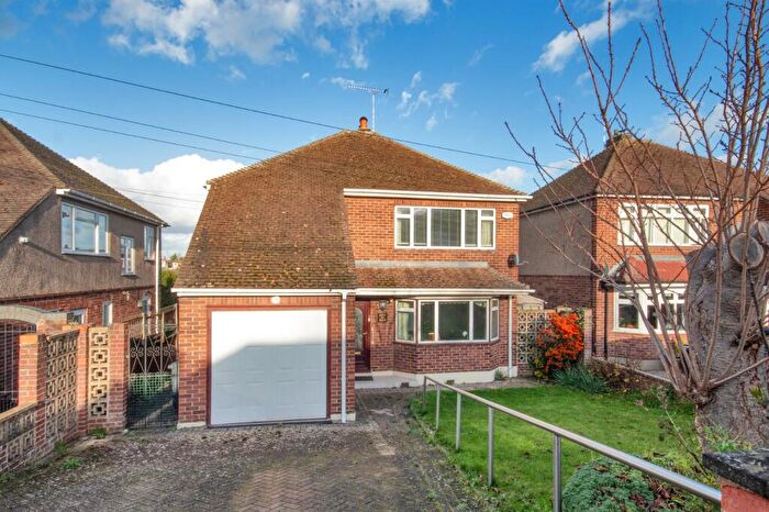 4 Bedroom Detached House For Sale In Kent Road, Longfield, Kent, DA3