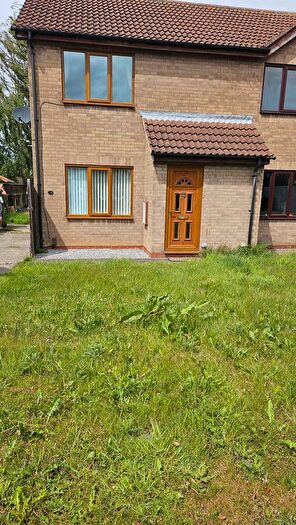 2 Bedroom Semi-Detached House To Rent In Sunningdale Drive, Immingham, DN40