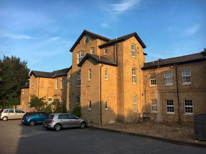 2 Bedroom Flat To Rent In Linclare Place, Eaton Ford, St Neots, Cambs, PE19