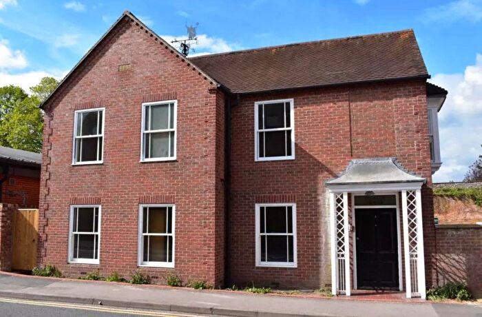 2 Bedroom Semi-Detached House To Rent In Church Street, Hungerford, RG17