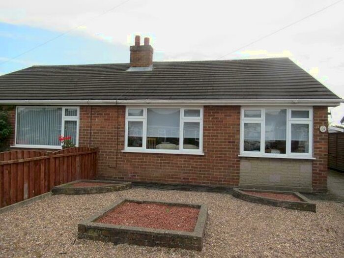 2 Bedroom Semi-Detached Bungalow To Rent In Rothwell, LS26