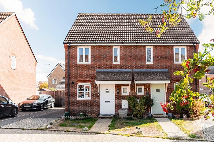 2 Bedroom Semi-Detached House For Sale In Maple Road, Didcot, OX11